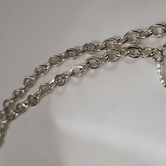 Circular Chain Necklace - Picture 4 of 7